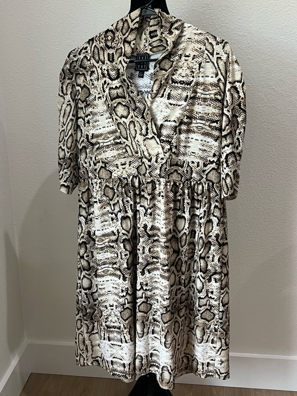 Vintage Y2K Due Per Due  Cream & Black Snake-Print Midi Dress Size L